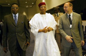 Dr Peter Piot (UNAIDS); President of Niger, Mamadou Tandja and President Council of Senate Senegal, Mbaye-Jacques Diop. 6 May 2006